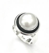 Load image into Gallery viewer, Silver Ring - R979
