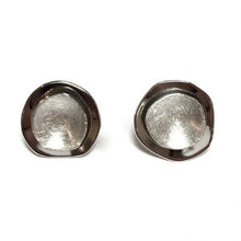 Load image into Gallery viewer, Silver Stud Earrings - A7153. 
