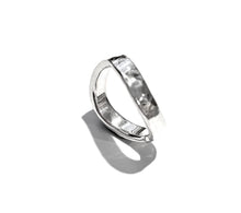 Load image into Gallery viewer, Silver Ring - R352
