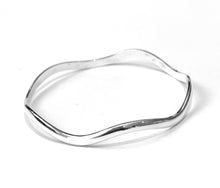 Load image into Gallery viewer, Silver Bangle - B5320

