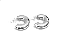 Load image into Gallery viewer, Silver Hoops - A7204
