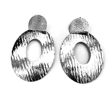 Load image into Gallery viewer, Silver Drops - A8103
