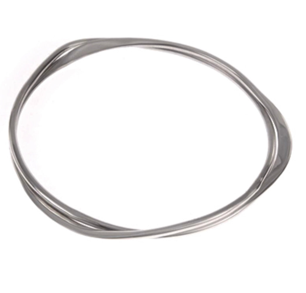 Silver Bangle - B5299