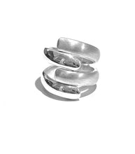 Load image into Gallery viewer, Silver Ring - R877

