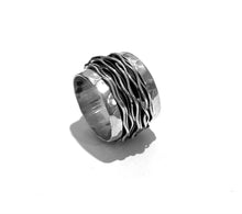 Load image into Gallery viewer, Silver Ring - R555
