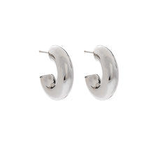 Load image into Gallery viewer, Silver Hoops - A7204
