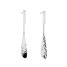 Load image into Gallery viewer, Silver Drops - A8107
