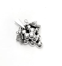 Load image into Gallery viewer, Silver Brooch - E202
