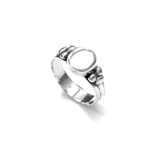 Load image into Gallery viewer, Silver Ring - R580
