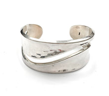 Load image into Gallery viewer, Silver Cuff - B291
