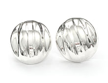 Load image into Gallery viewer, Silver Clip Earrings - AK461
