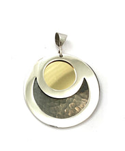 Load image into Gallery viewer, Silver Pendant - D981
