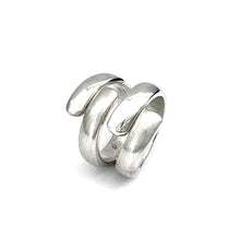 Load image into Gallery viewer, Silver Ring - R877
