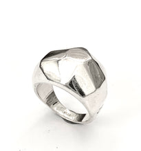 Load image into Gallery viewer, Silver Ring - R8068
