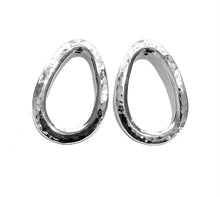 Load image into Gallery viewer, Silver Studs - A4068
