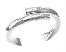 Load image into Gallery viewer, Silver Cuff - B5076
