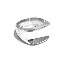 Load image into Gallery viewer, Silver Ring - R602
