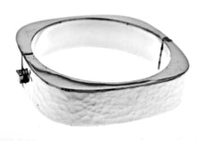 Load image into Gallery viewer, Silver Bangle - B2175
