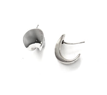Load image into Gallery viewer, Silver Stud Earrings - A9059

