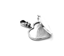 Load image into Gallery viewer, Silver Photo Locket  - D5180
