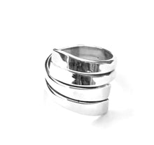 Load image into Gallery viewer, Silver Ring - R736
