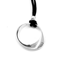 Load image into Gallery viewer, Silver Pendant - D715
