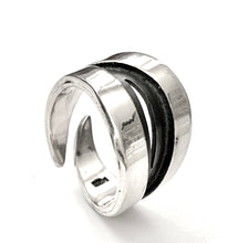 Load image into Gallery viewer, Silver Ring - R338

