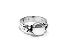 Load image into Gallery viewer, Silver Ring - R580
