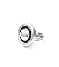 Load image into Gallery viewer, Silver Ring - R206
