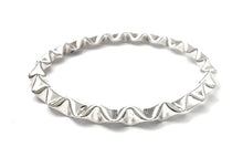 Load image into Gallery viewer, Silver Bangle - B6119
