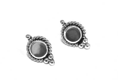 Silver Stud Earrings - A254. 