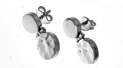 Silver Stud Earrings - A3186. 