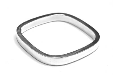 Silver Bangle - B3133. 