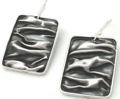 Silver Drop Earrings - Ja57. 